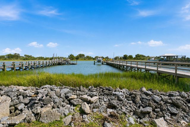 1921 Oak Harbour Drive SW, Ocean Isle Beach, NC 28469
