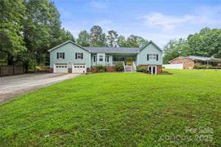 601 Elmwood Circle, Dallas, NC 28034