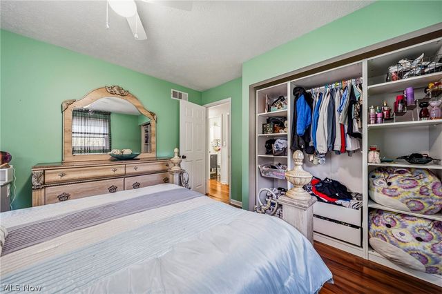 2592 Cherry Blossom Circle, Stow, OH 44224