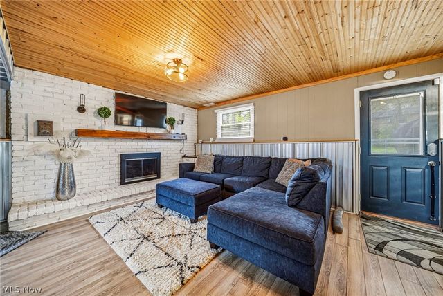 2592 Cherry Blossom Circle, Stow, OH 44224