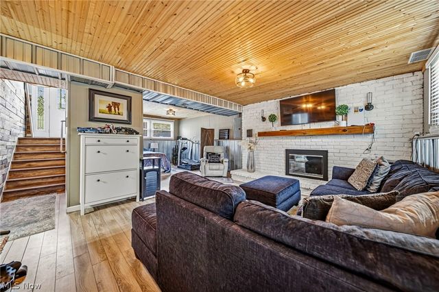 2592 Cherry Blossom Circle, Stow, OH 44224