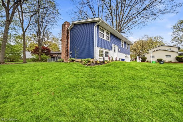 2592 Cherry Blossom Circle, Stow, OH 44224