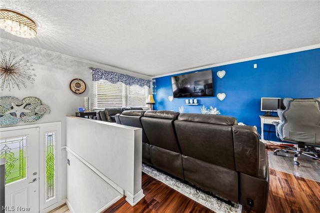2592 Cherry Blossom Circle, Stow, OH 44224