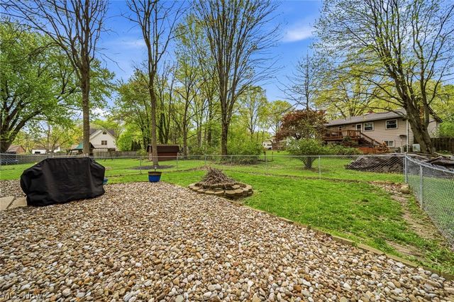 2592 Cherry Blossom Circle, Stow, OH 44224