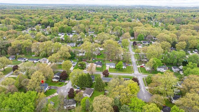 2592 Cherry Blossom Circle, Stow, OH 44224