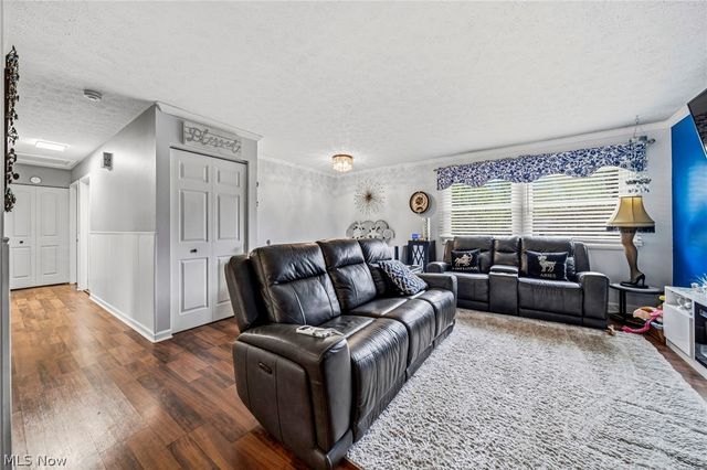 2592 Cherry Blossom Circle, Stow, OH 44224