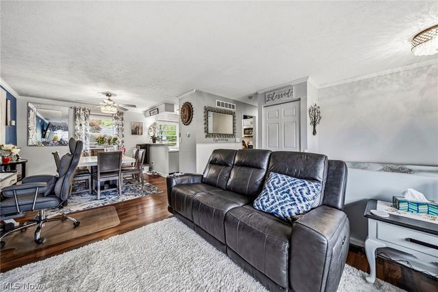 2592 Cherry Blossom Circle, Stow, OH 44224