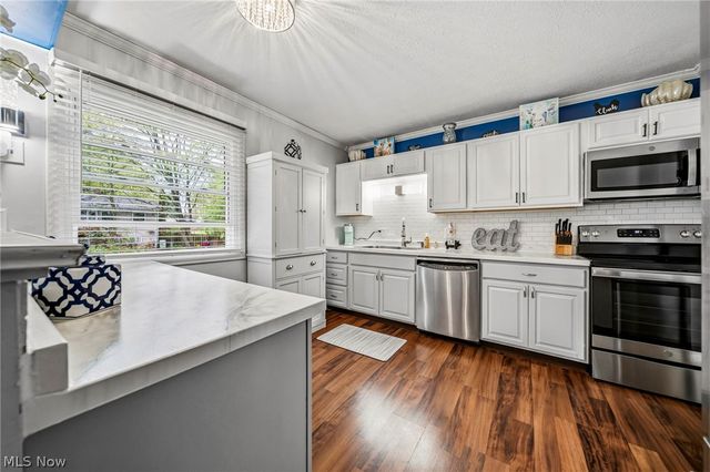 2592 Cherry Blossom Circle, Stow, OH 44224