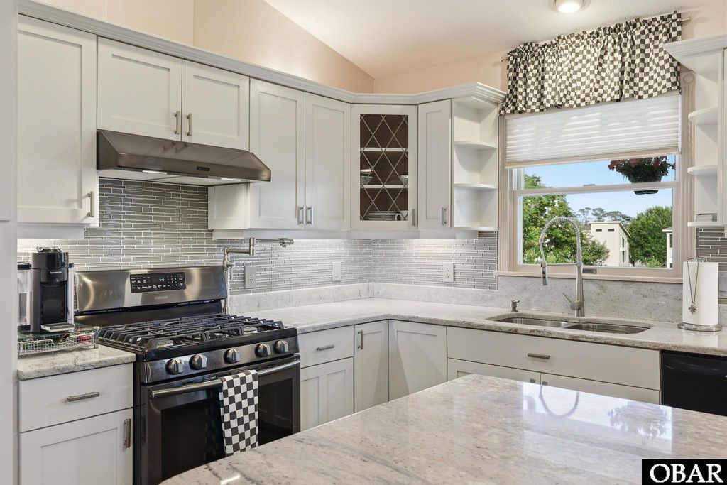 Image 18 of property listing at 4004 Pineway Drive Lot 18, Kitty Hawk, NC 27949