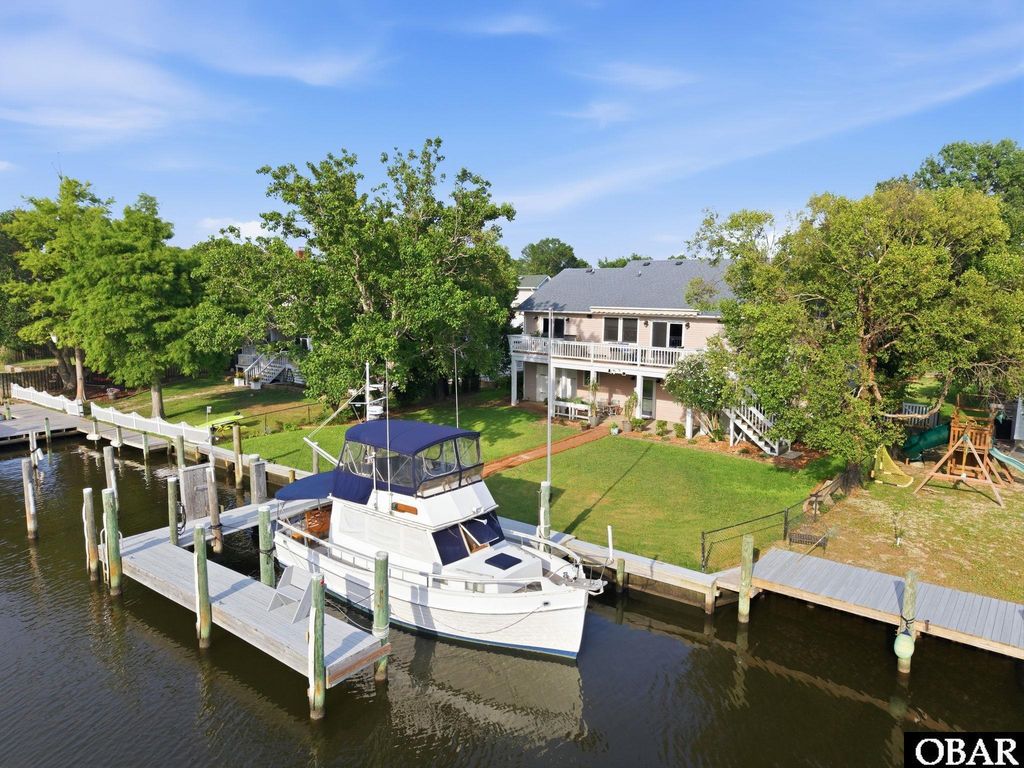 Image 3 of property listing at 4004 Pineway Drive Lot 18, Kitty Hawk, NC 27949