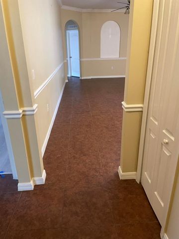 5079 NW Fiddle Leaf Court, Port St Lucie, FL 34986