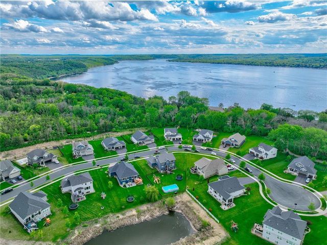 1439 Lee Circle, Hudson, WI 54016