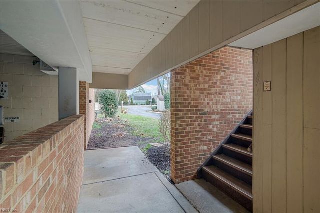 376 Merrimac Trl Unit 124, Williamsburg, VA 23185