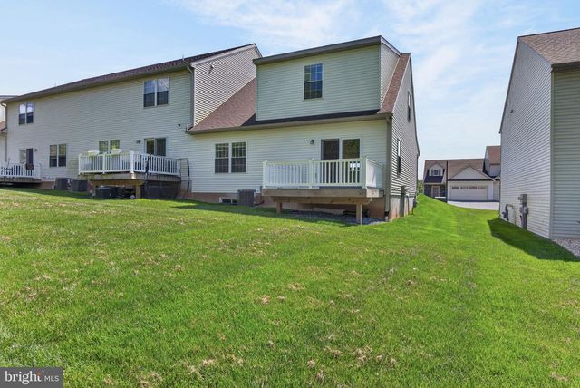 31 MAIZE CIR, Elizabethtown, PA 17022