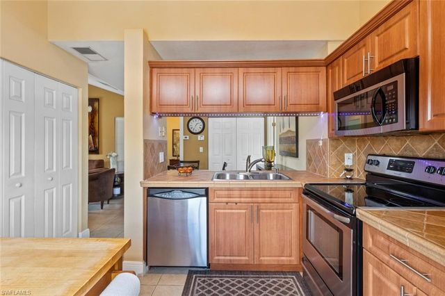 3405 Winkler AVE 204, Fort Myers, FL 33916