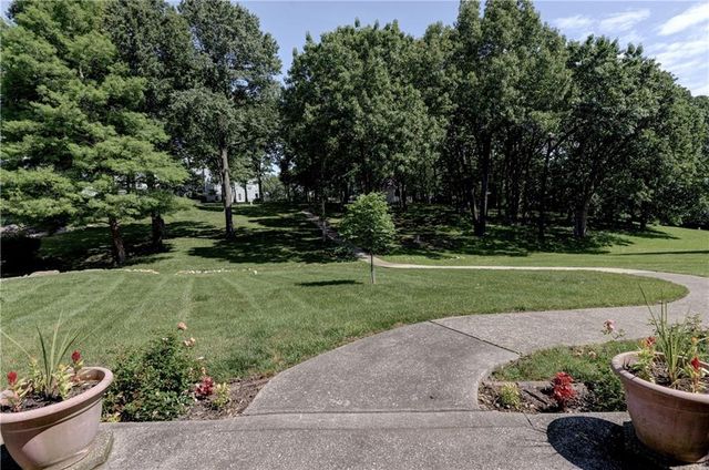 17800 E Bolger Road 303, Independence, MO 64055