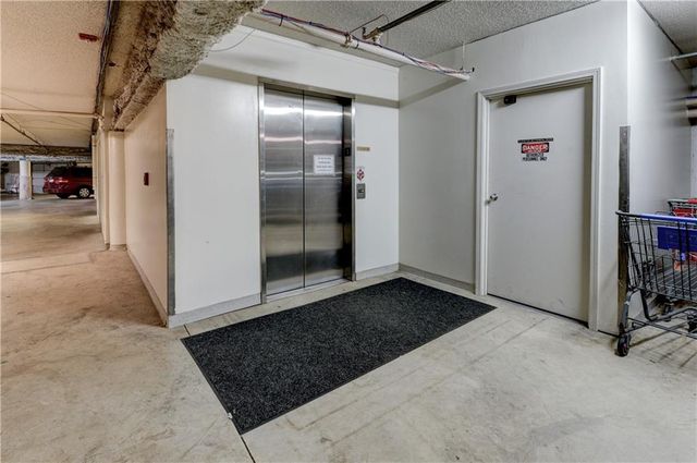 17800 E Bolger Road 303, Independence, MO 64055