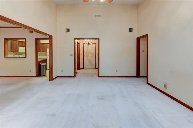 17800 E Bolger Road 303, Independence, MO 64055