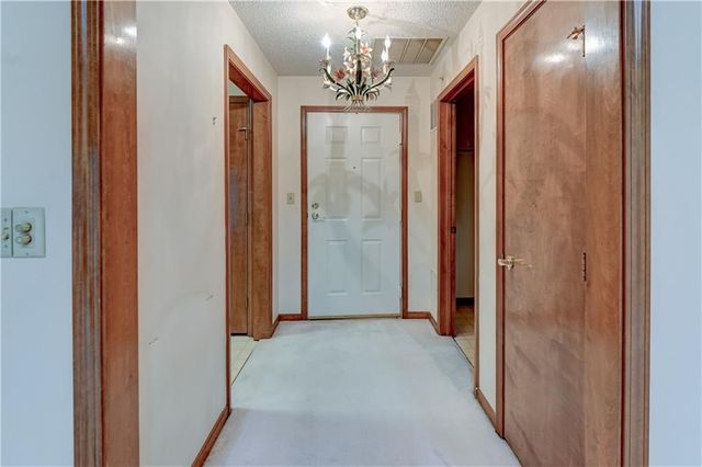 17800 E Bolger Road 303, Independence, MO 64055
