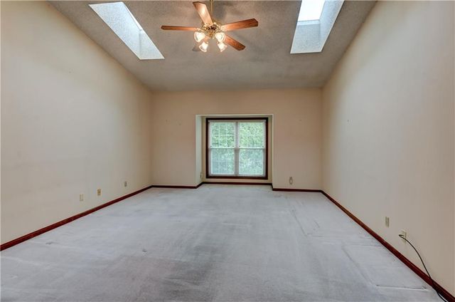 17800 E Bolger Road 303, Independence, MO 64055