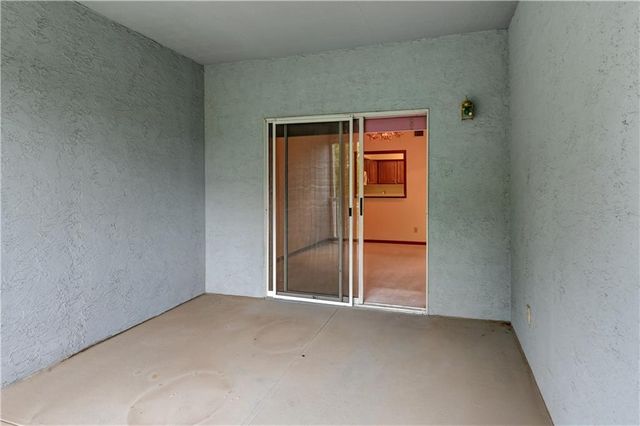 17800 E Bolger Road 303, Independence, MO 64055
