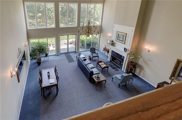 17800 E Bolger Road 303, Independence, MO 64055