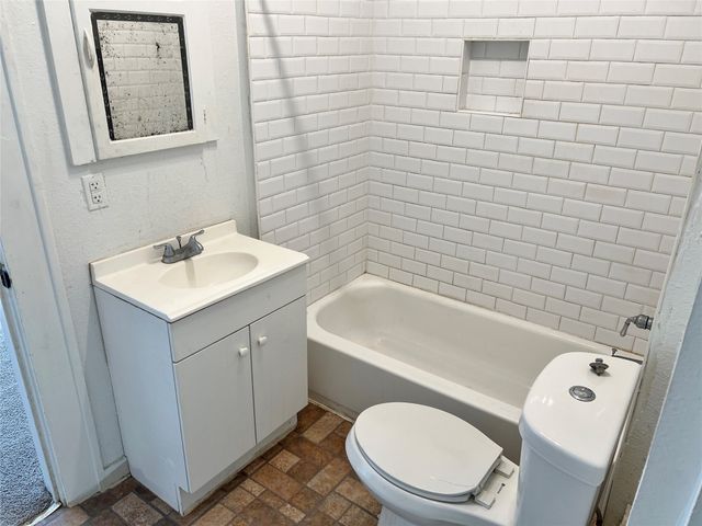 607 Woodbine Avenue, Dallas, TX 75203