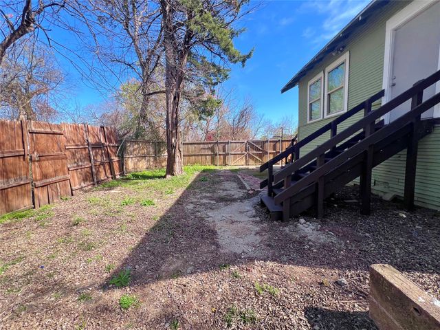 607 Woodbine Avenue, Dallas, TX 75203