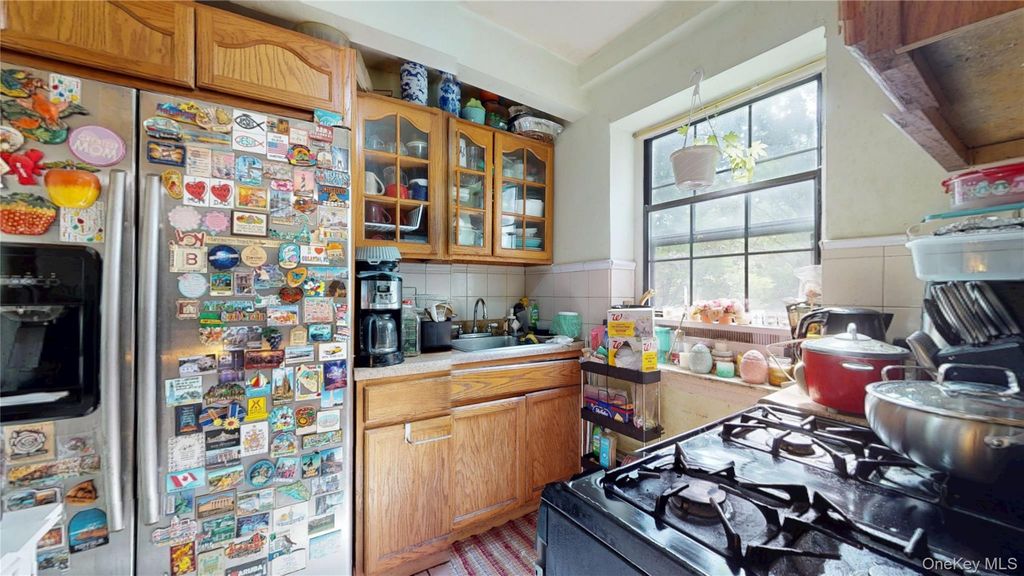 144-15 78th Road 2D, Kew Garden Hills, NY 11367 — photo 2