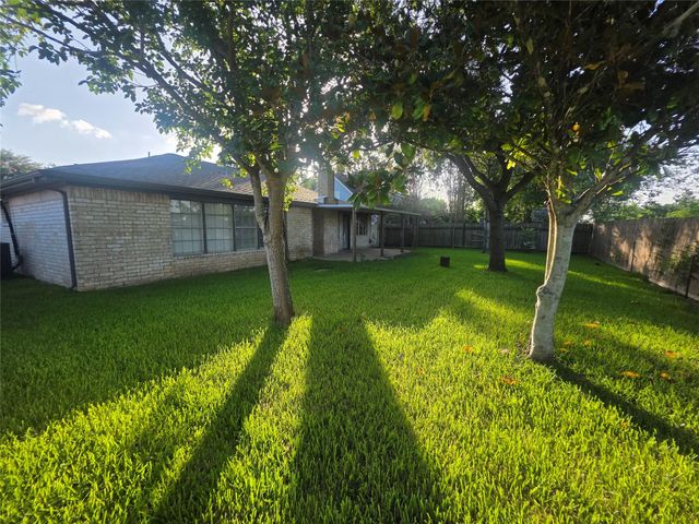 11119 Sageburrow Drive, Houston, TX 77089