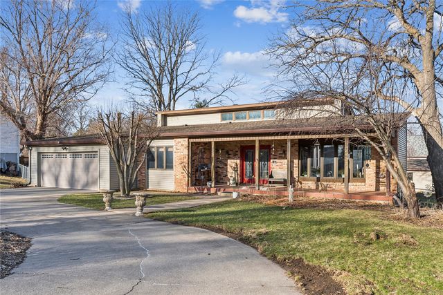 1115 Oak Park Boulevard, Cedar Falls, IA 50613