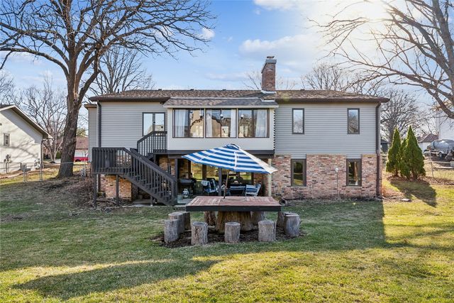 1115 Oak Park Boulevard, Cedar Falls, IA 50613