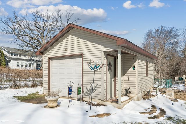 1115 Oak Park Boulevard, Cedar Falls, IA 50613