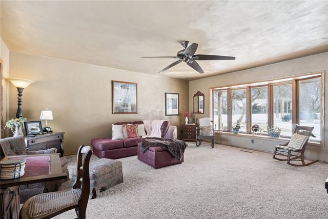 1115 Oak Park Boulevard, Cedar Falls, IA 50613