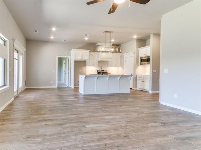 12912 SW 6th St. Street, Yukon, OK 73099