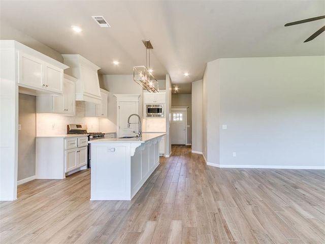12912 SW 6th St. Street, Yukon, OK 73099