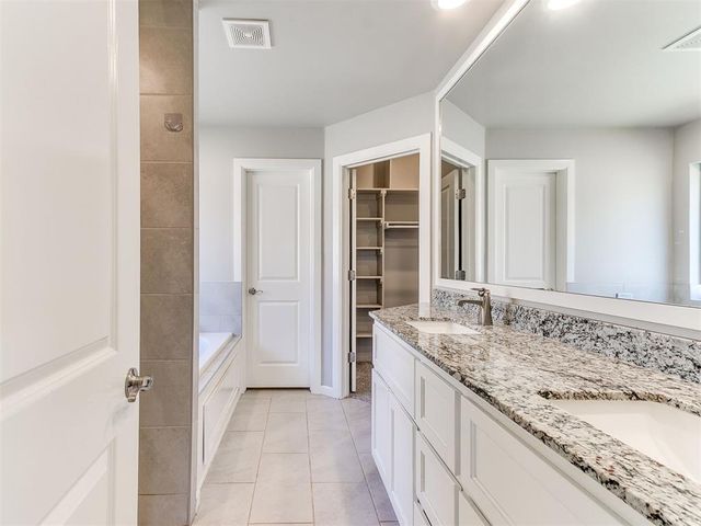 12912 SW 6th St. Street, Yukon, OK 73099