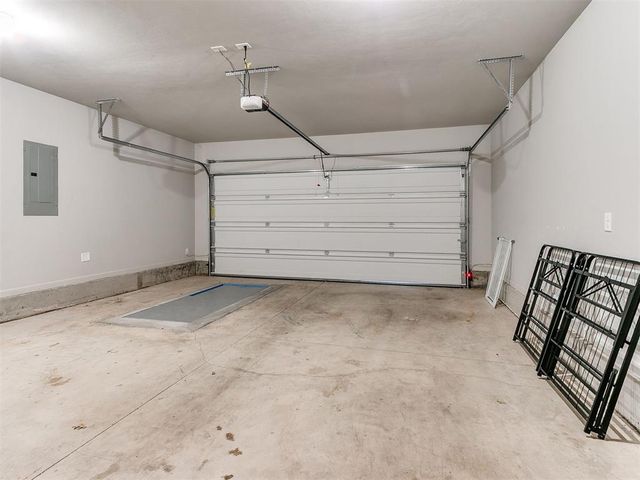 12912 SW 6th St. Street, Yukon, OK 73099