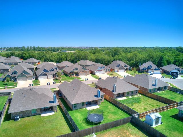 12912 SW 6th St. Street, Yukon, OK 73099
