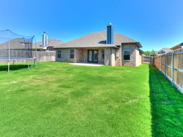 12912 SW 6th St. Street, Yukon, OK 73099