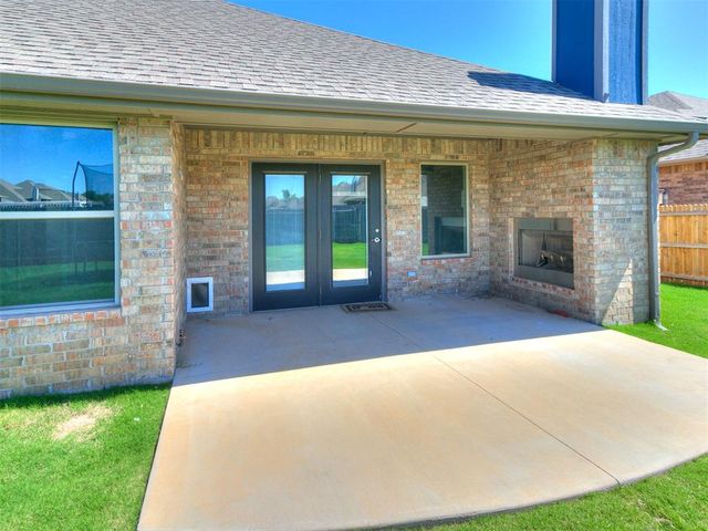 12912 SW 6th St. Street, Yukon, OK 73099