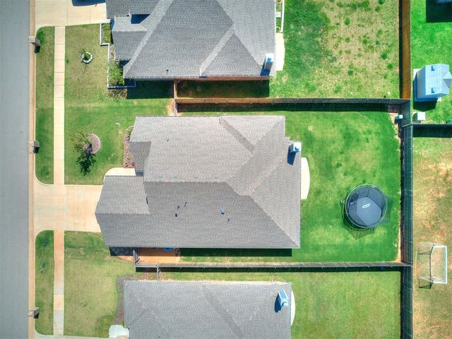 12912 SW 6th St. Street, Yukon, OK 73099