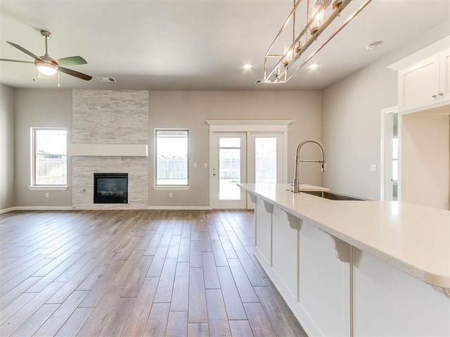 12912 SW 6th St. Street, Yukon, OK 73099