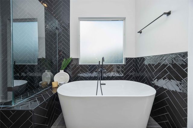 3504 Caplin Street D, Houston, TX 77026