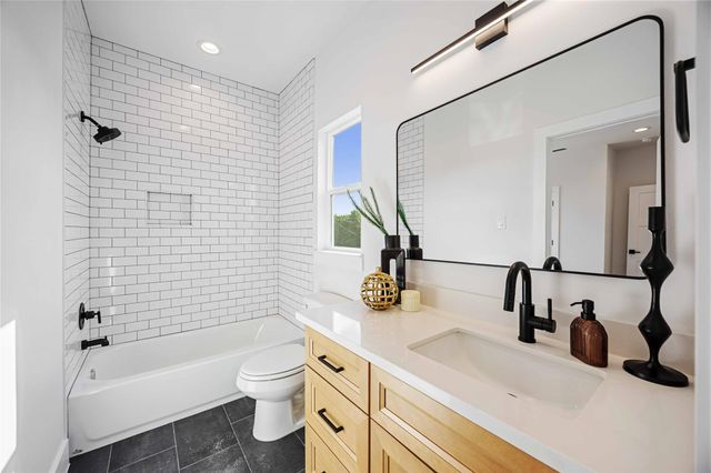 3504 Caplin Street D, Houston, TX 77026