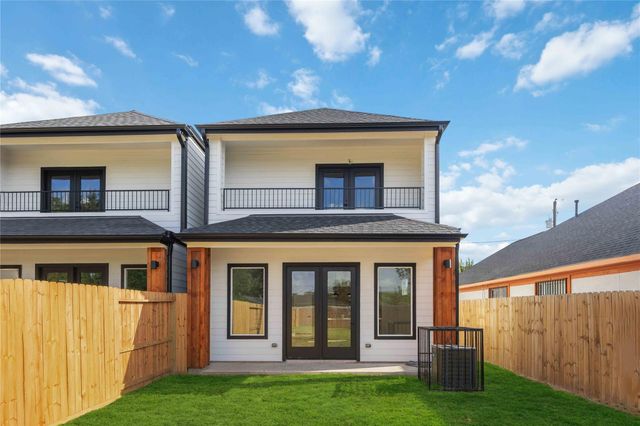 3504 Caplin Street D, Houston, TX 77026