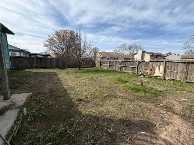 5325 S MAIN STREET, Wichita, KS 67217