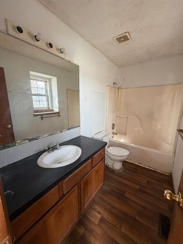 5325 S MAIN STREET, Wichita, KS 67217