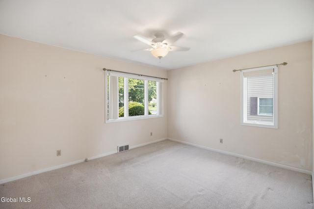 13 Marie Parkway, Colonie, NY 12211
