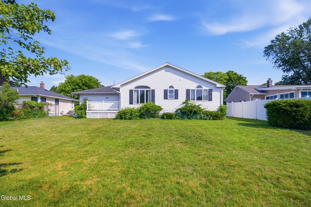 13 Marie Parkway, Colonie, NY 12211
